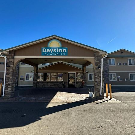 Days Inn & Suites By Wyndham Gunnison Exterior photo