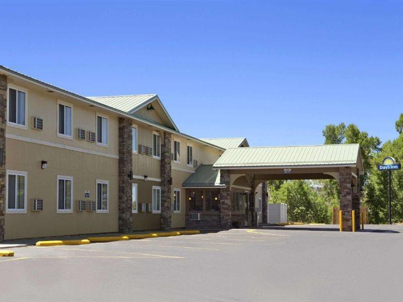 Days Inn & Suites By Wyndham Gunnison Exterior photo