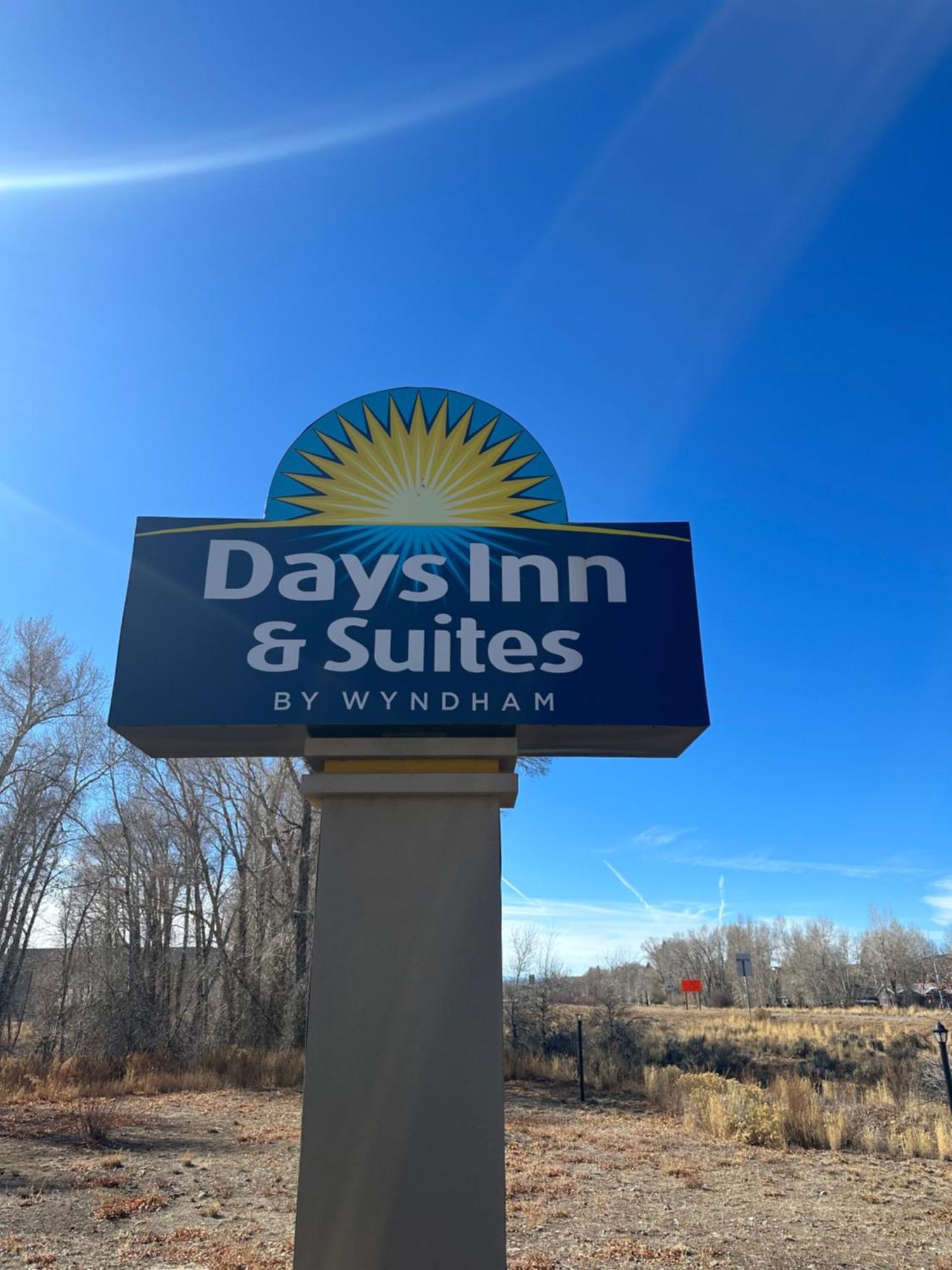 Days Inn & Suites By Wyndham Gunnison Exterior photo