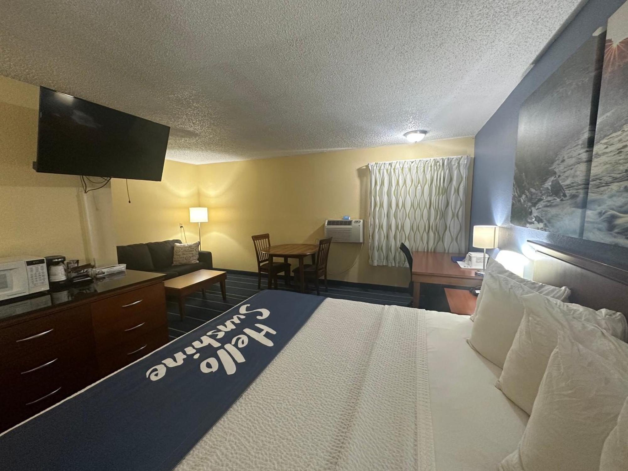 Days Inn & Suites By Wyndham Gunnison Exterior photo
