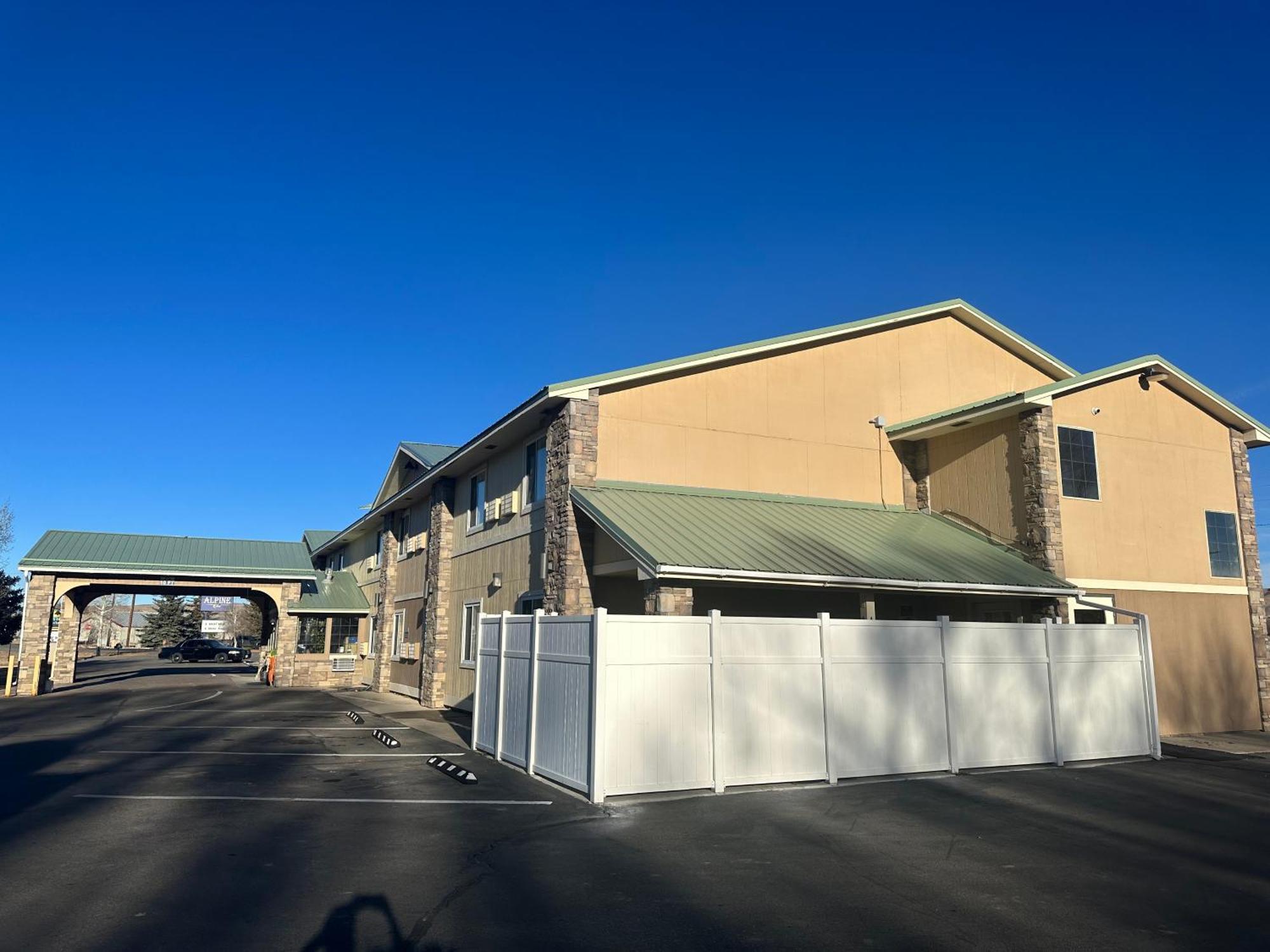 Days Inn & Suites By Wyndham Gunnison Exterior photo