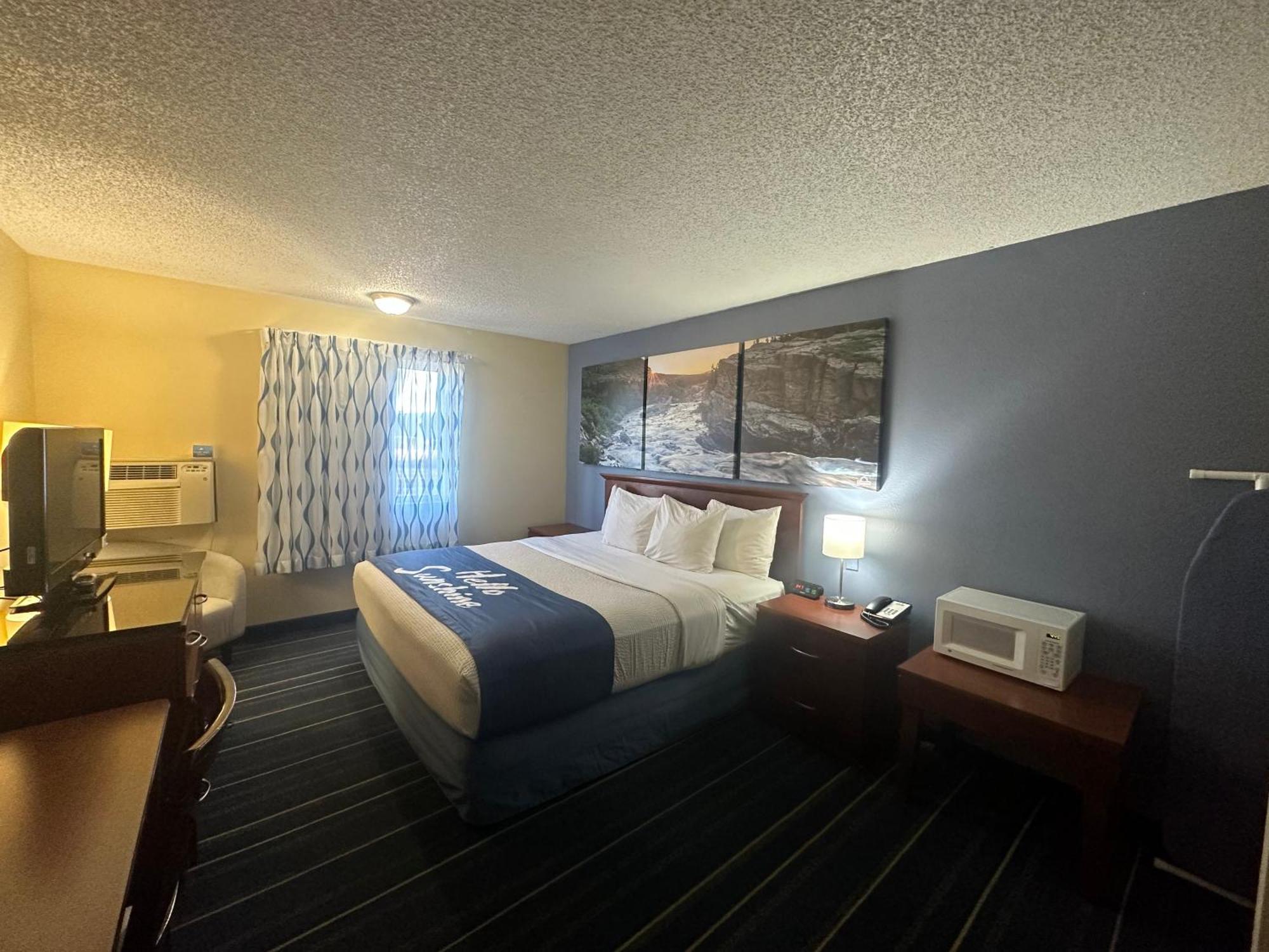 Days Inn & Suites By Wyndham Gunnison Exterior photo