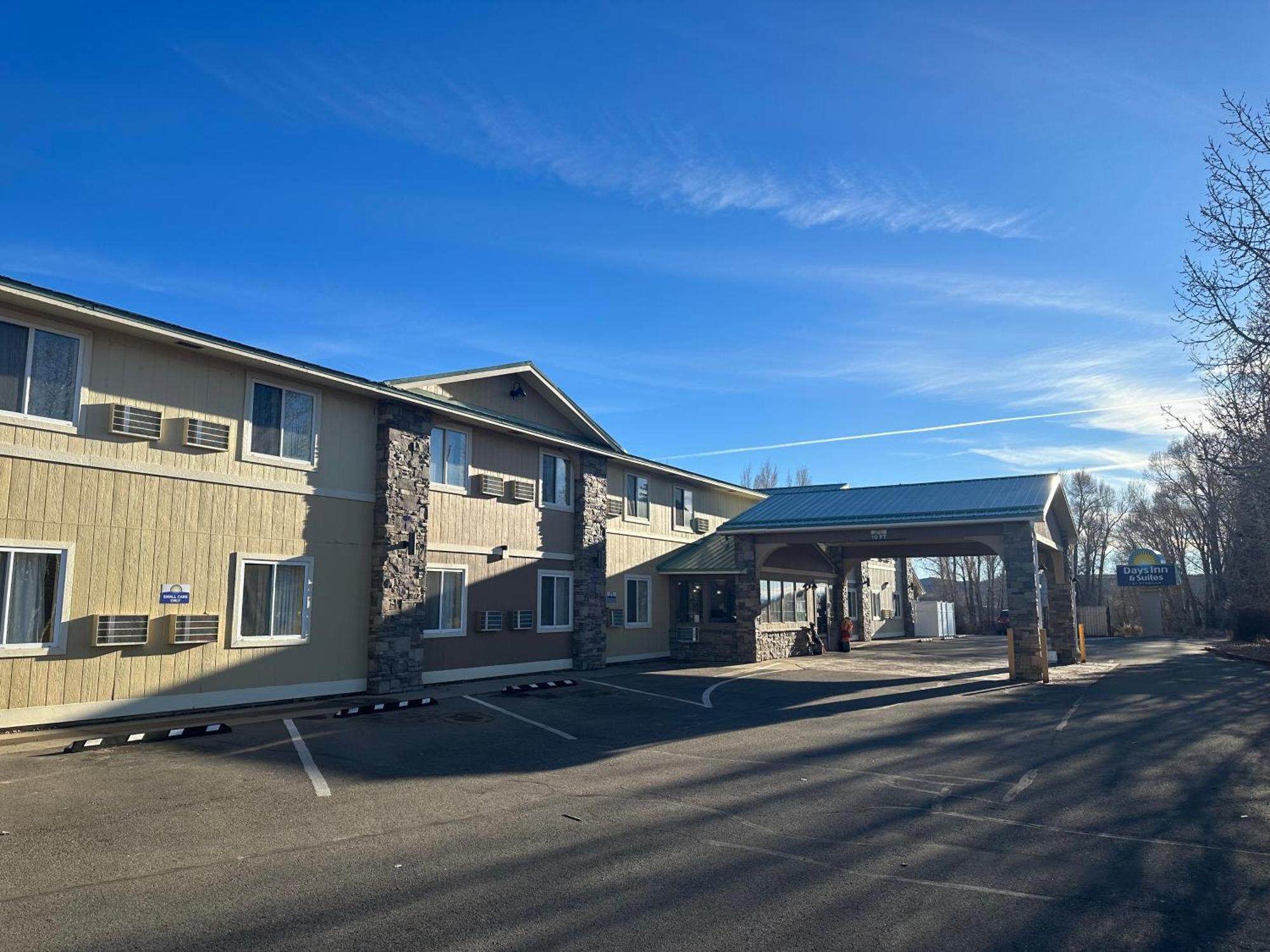 Days Inn & Suites By Wyndham Gunnison Exterior photo