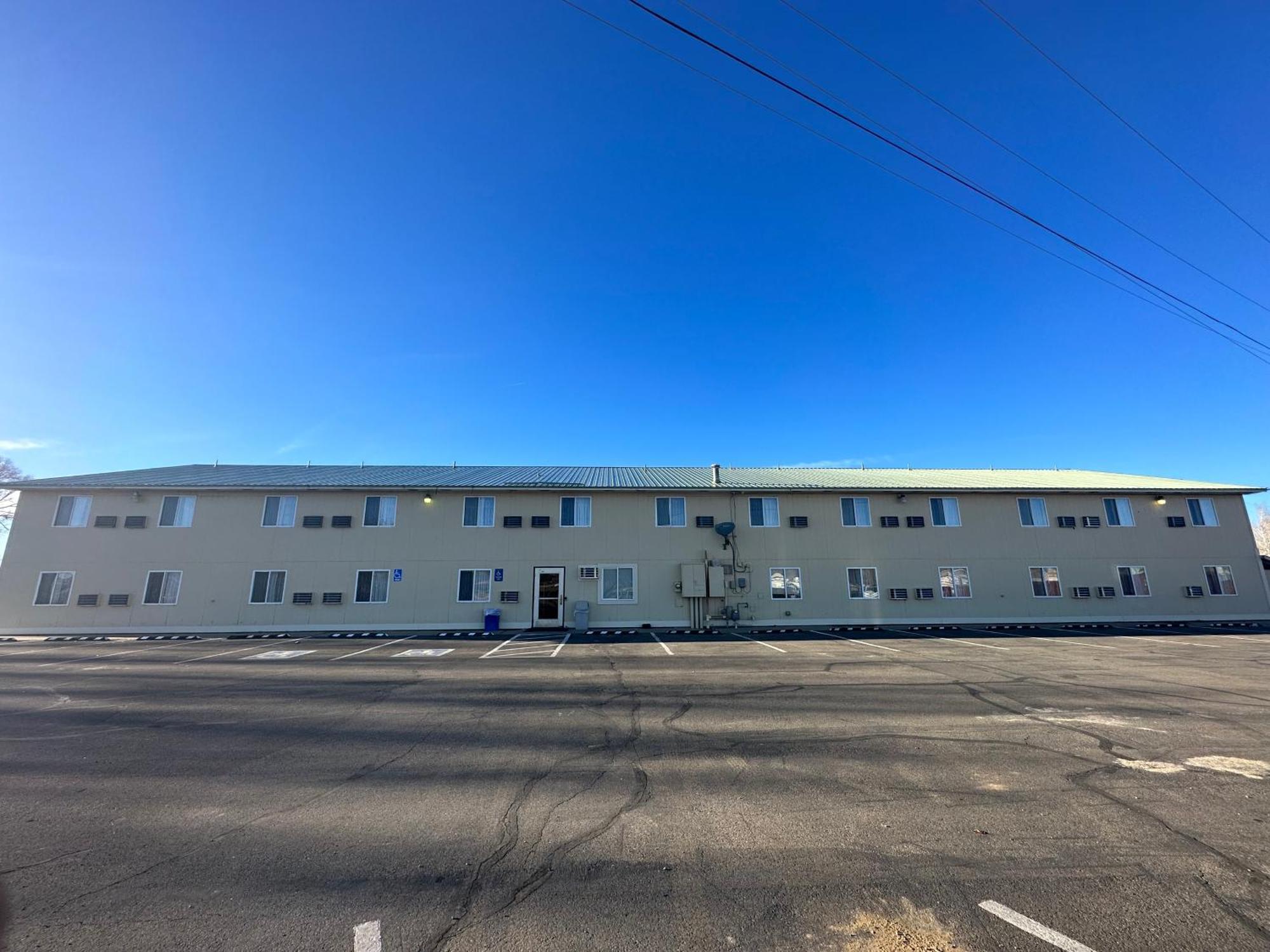 Days Inn & Suites By Wyndham Gunnison Exterior photo