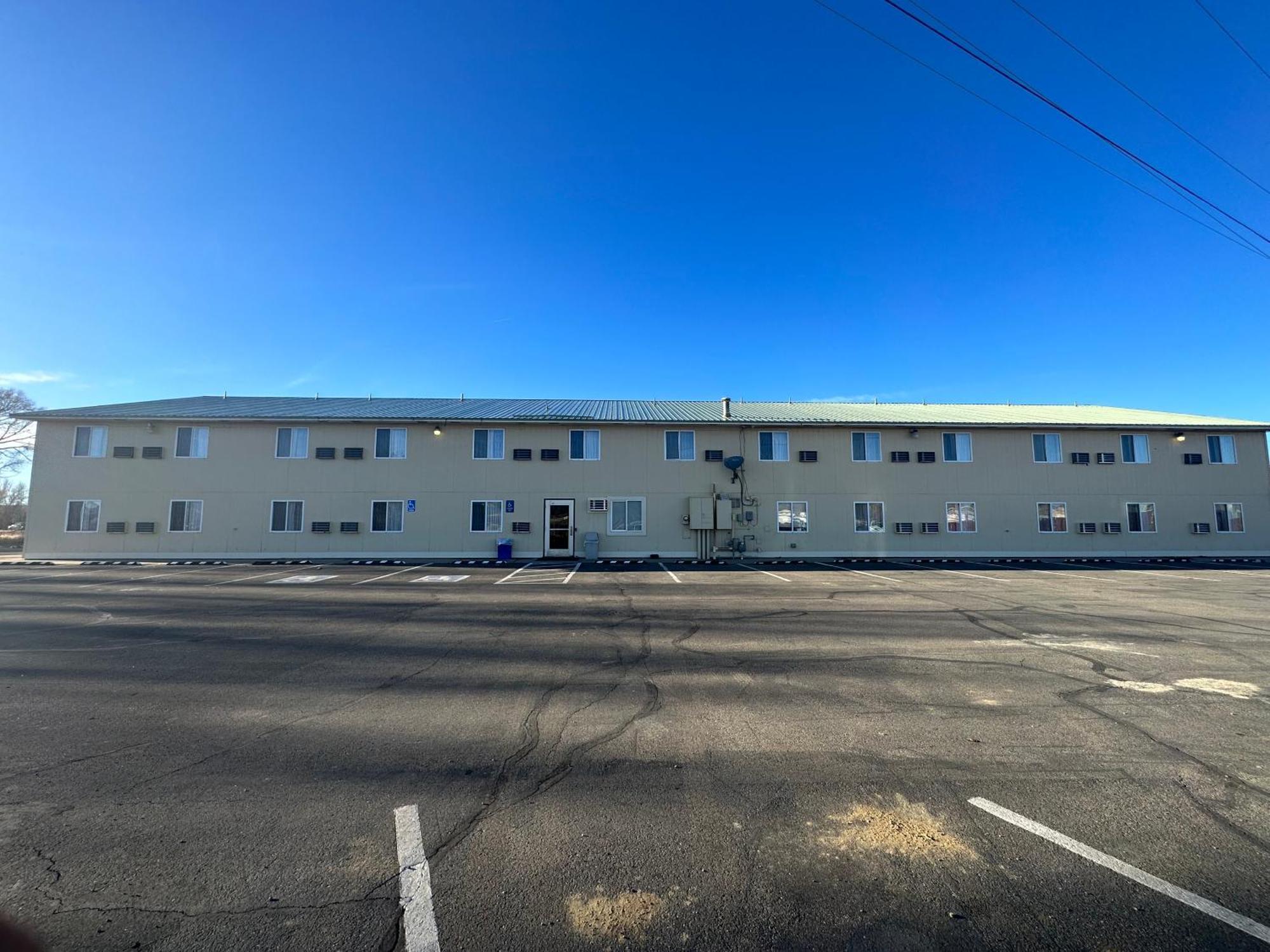 Days Inn & Suites By Wyndham Gunnison Exterior photo