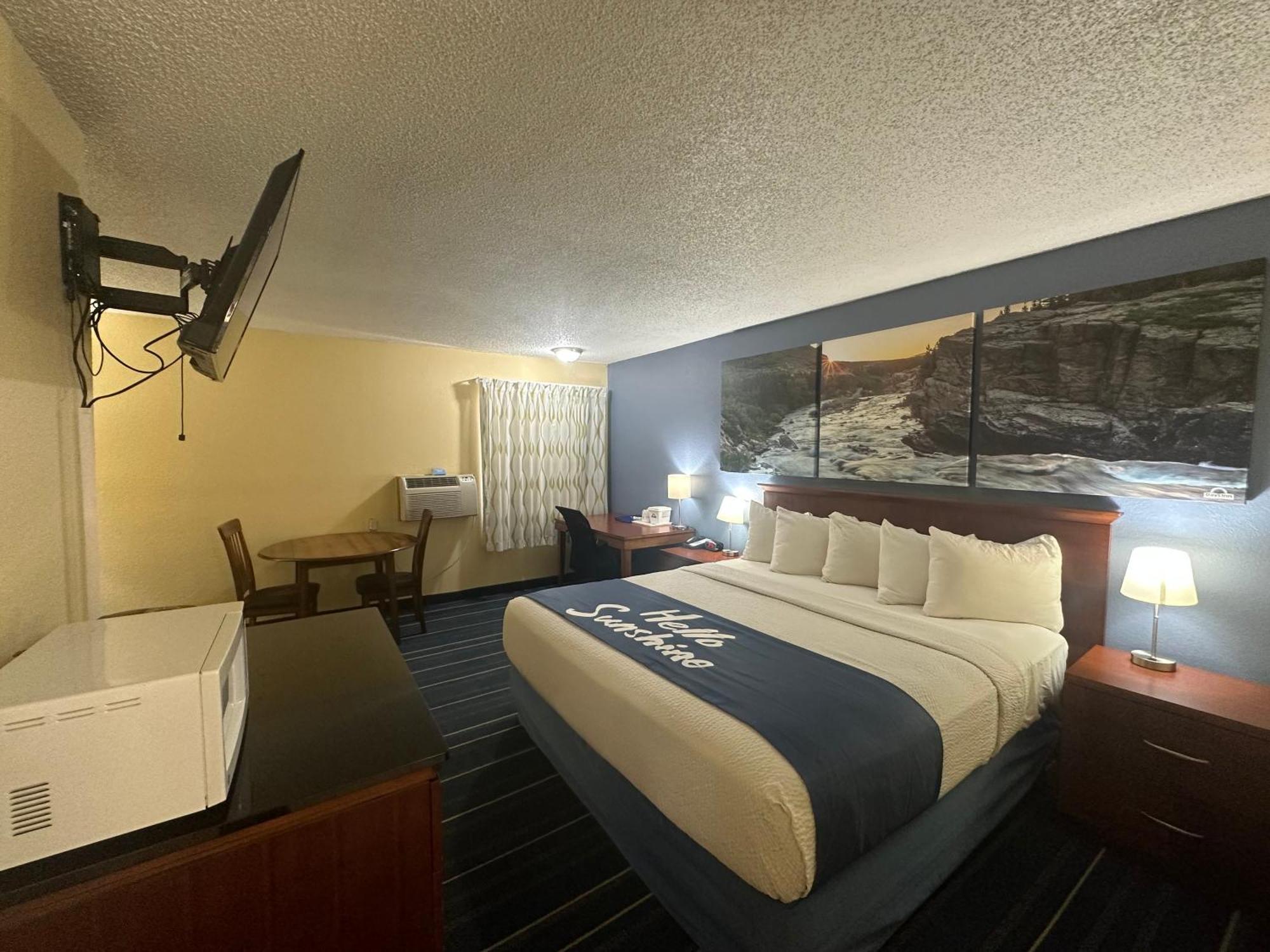 Days Inn & Suites By Wyndham Gunnison Exterior photo