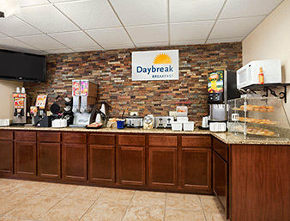 Days Inn & Suites By Wyndham Gunnison Exterior photo